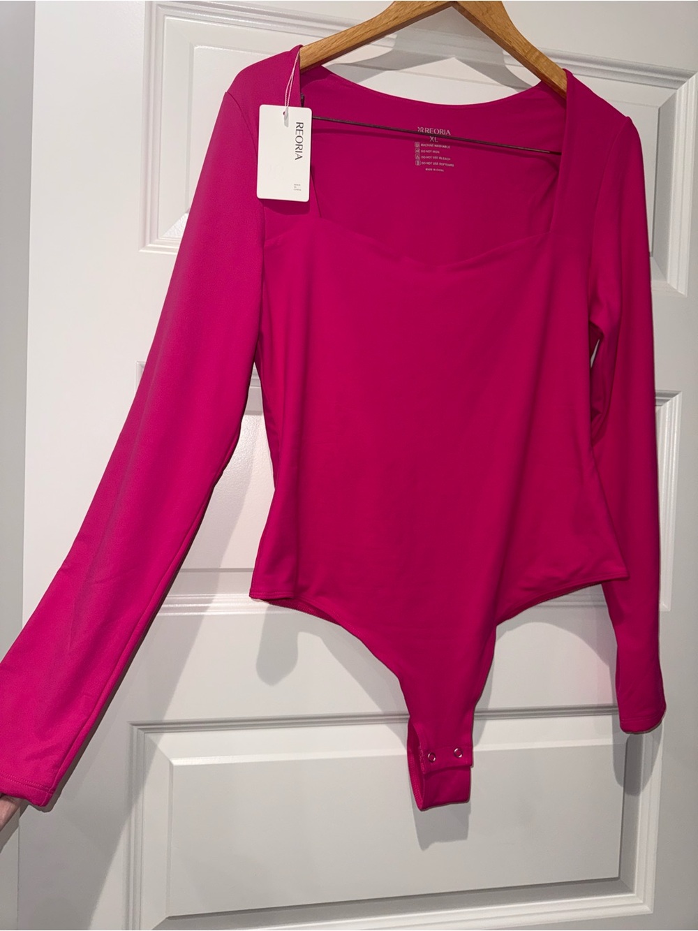 ReoRia Hot Pink Scoop Neck Bodysuit